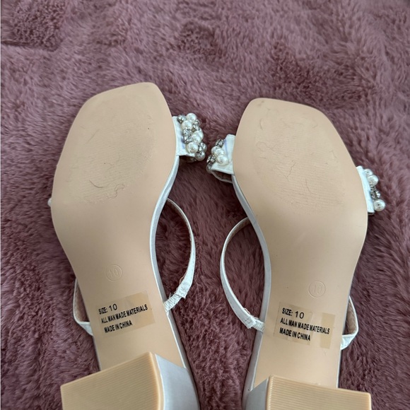 Lulu's Elegant White Pearl Heels - Picture 3 of 3